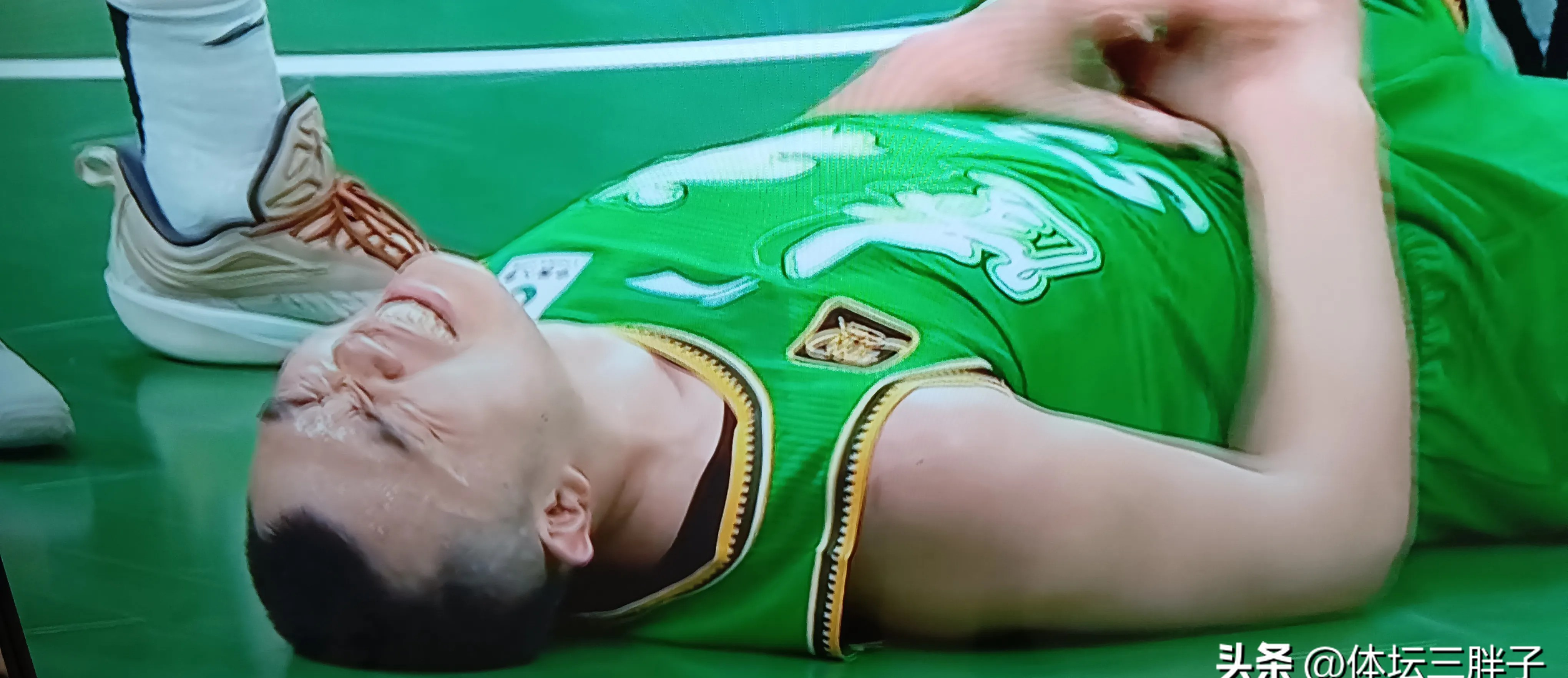 包含辽宁男篮稳扎稳打，保持势不可挡状态的词条