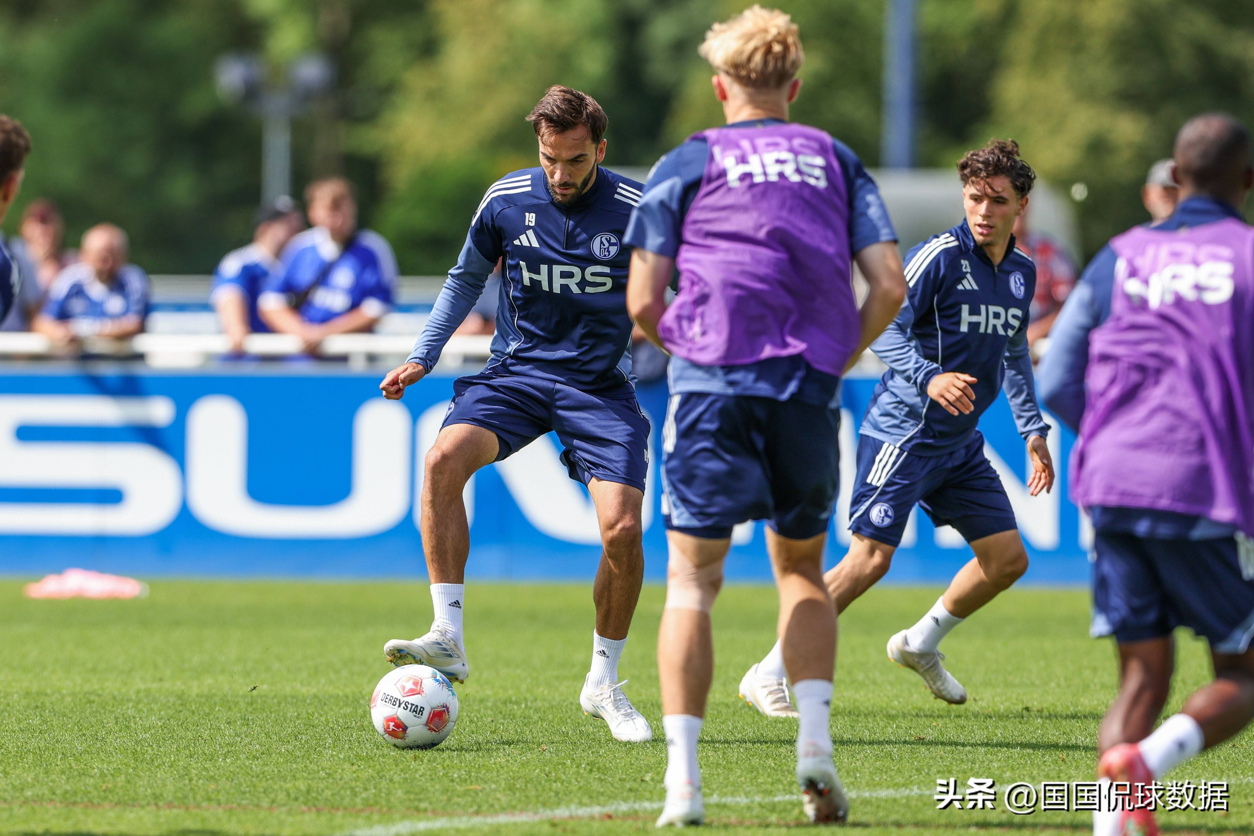 凯泽斯劳滕连扳两回，终结沙尔克04不败纪录的简单介绍