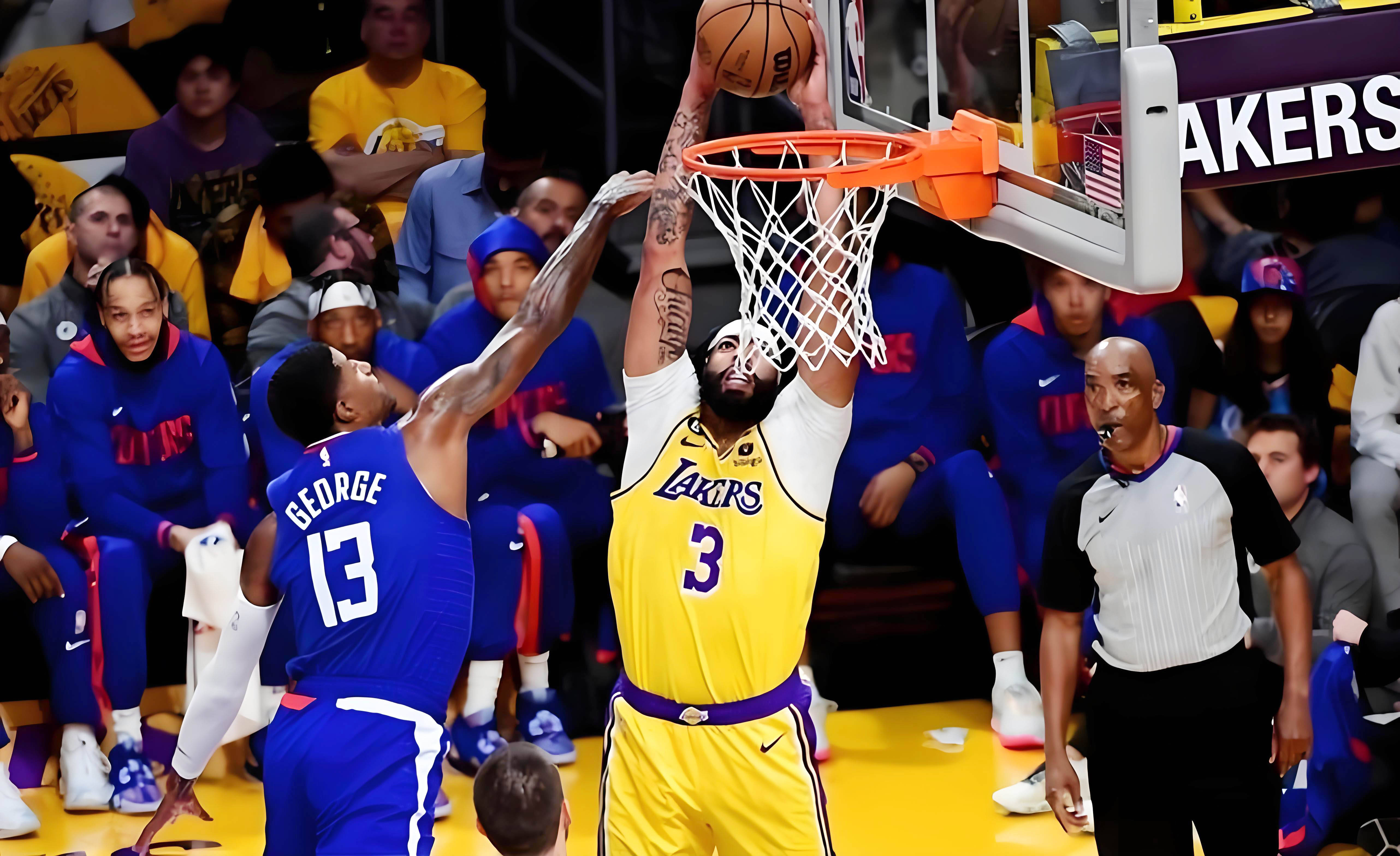 爱游戏登录入口-包含开拓者擒猛士，考辛斯新援砍20分的词条