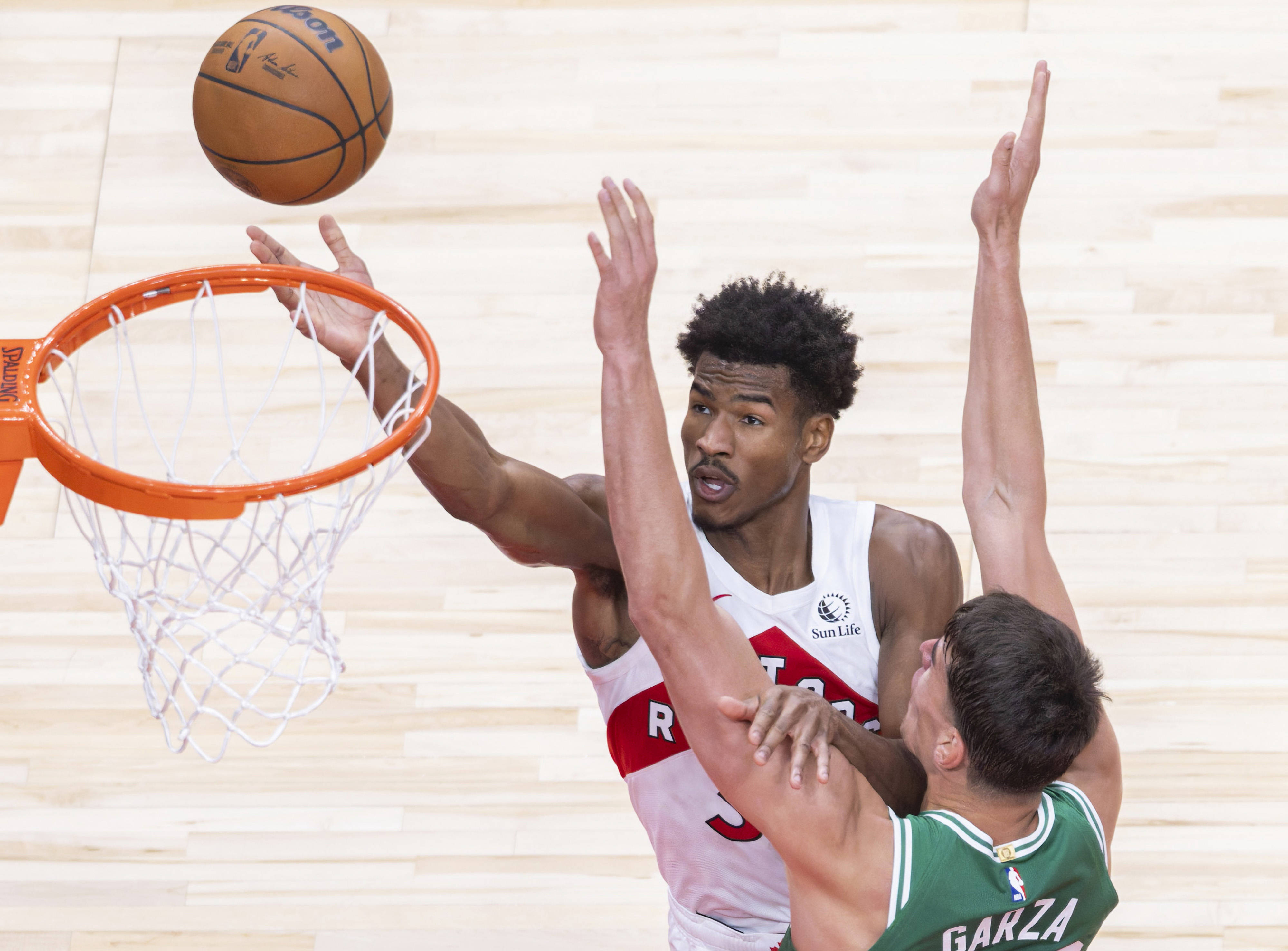 猛龙主场轻取老鹰,东部排名第三 猛龙主场轻取老鹰,东部排名第三